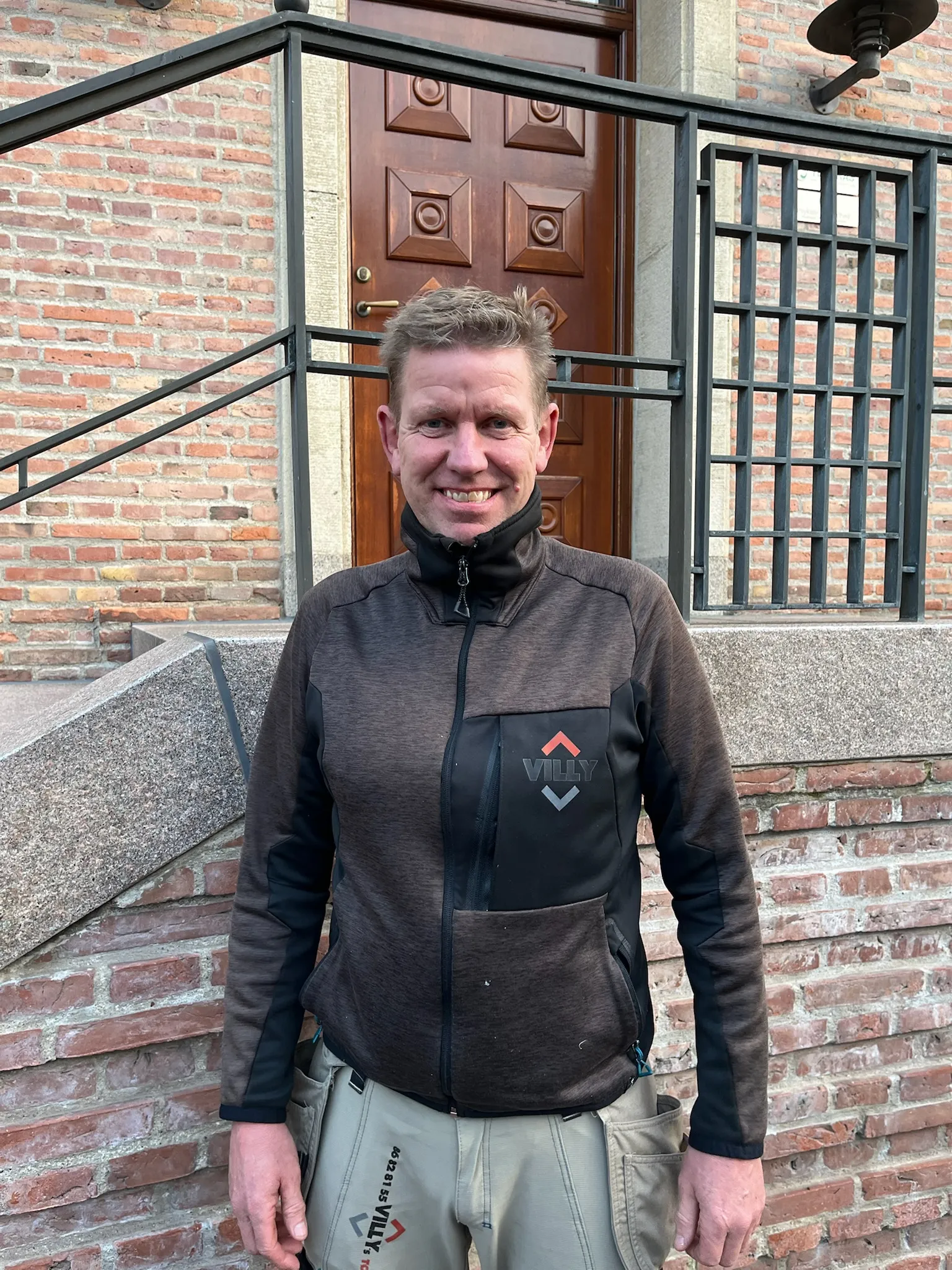 Bjarne, Tømrersvend hos Villy's Tømrerforretning