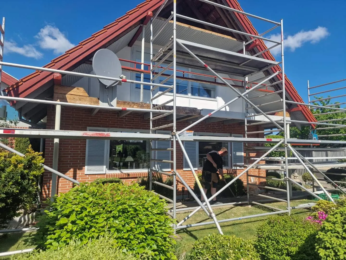 Renovering af bolig med stillads i Silkeborg-området