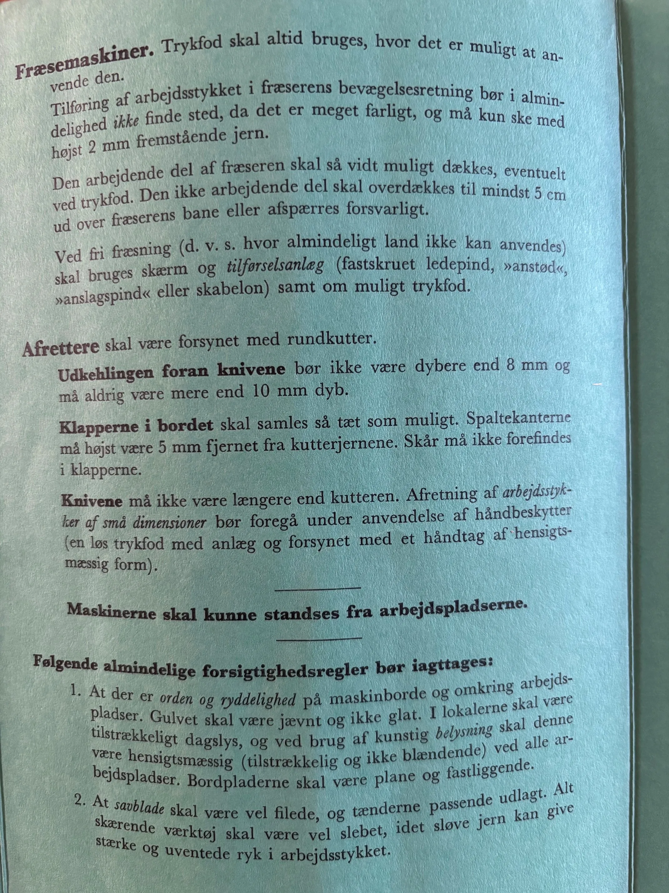 Side fra Arbejdstilsynets hæfte om sikkerhedskrav til fræsemaskiner og afrettere, 1959